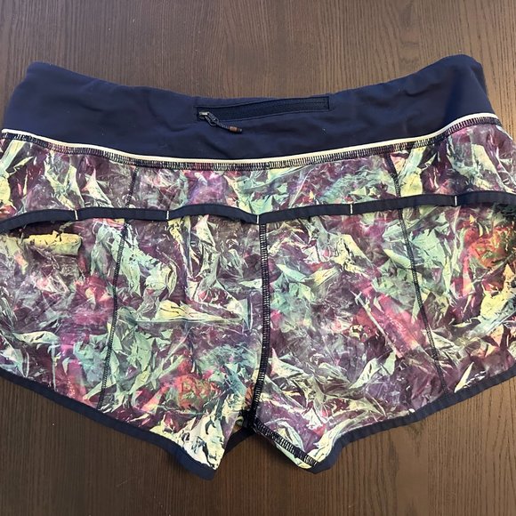 Lululemon mulit-colored shorts (size 8) - Picture 2 of 3